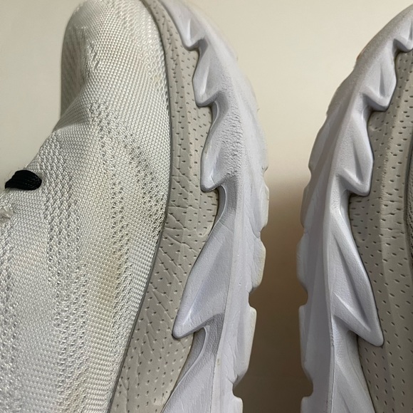 Hoka One One Elevon 2 Running Shoes Womens Size 10  F27220A Hoka One One - Picture 10 of 12